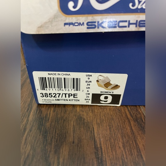 Skechers Beverley smitten kitten luxe foam wedge sandal women used like new - Picture 8 of 8